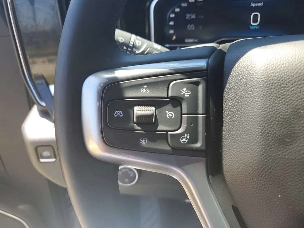 Used 2025 Sterling Gray Metallic Chevrolet LT image 29