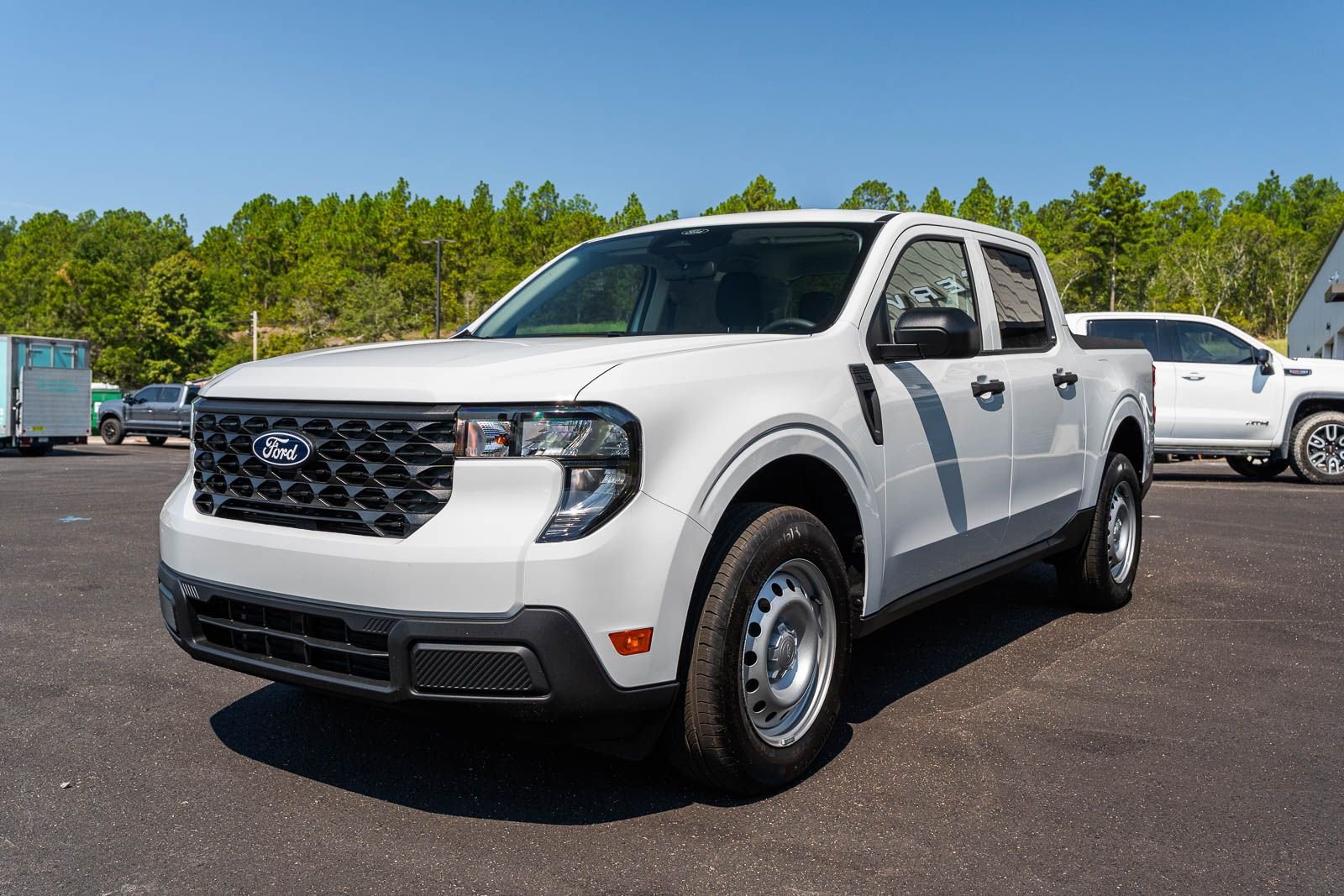 New 2026 Oxford White Ford XL image 2