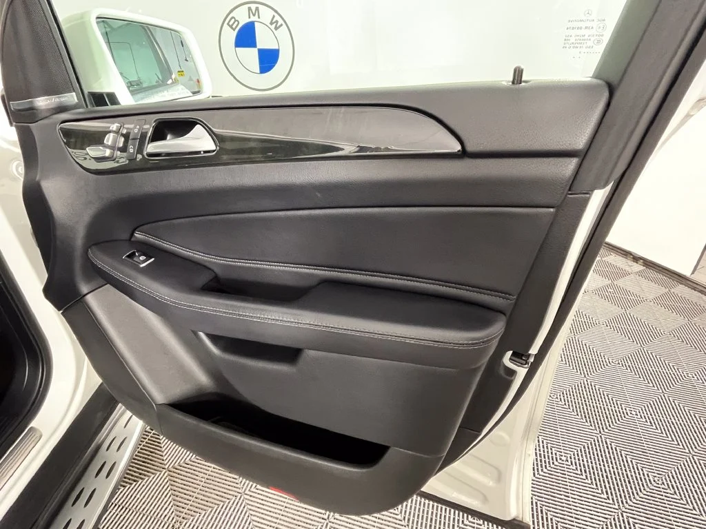 Used 2017 Polar White Mercedes-Benz GLE 350 image 25