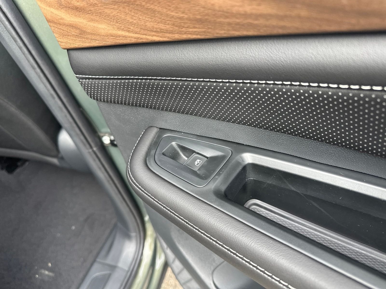 New 2026 Green Volkswagen 2.0T SE w/Technology image 38
