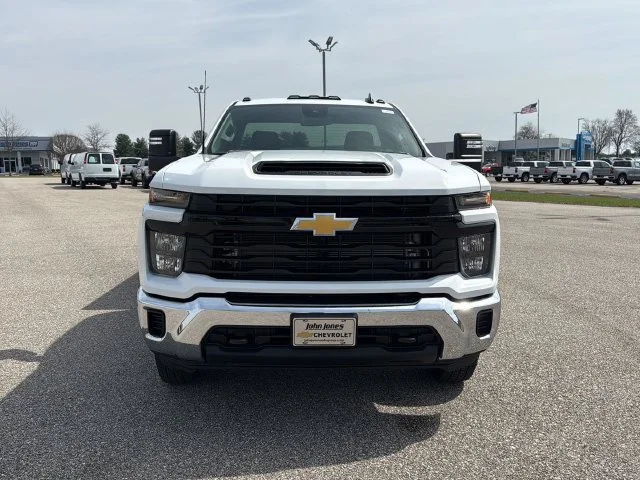 New 2026 Summit White Chevrolet Work Truck image 14