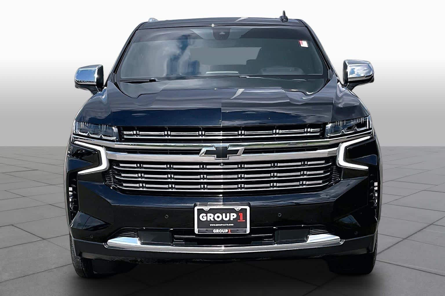 Used 2024 Ebony Twilight Metallic GMC SLE image 4