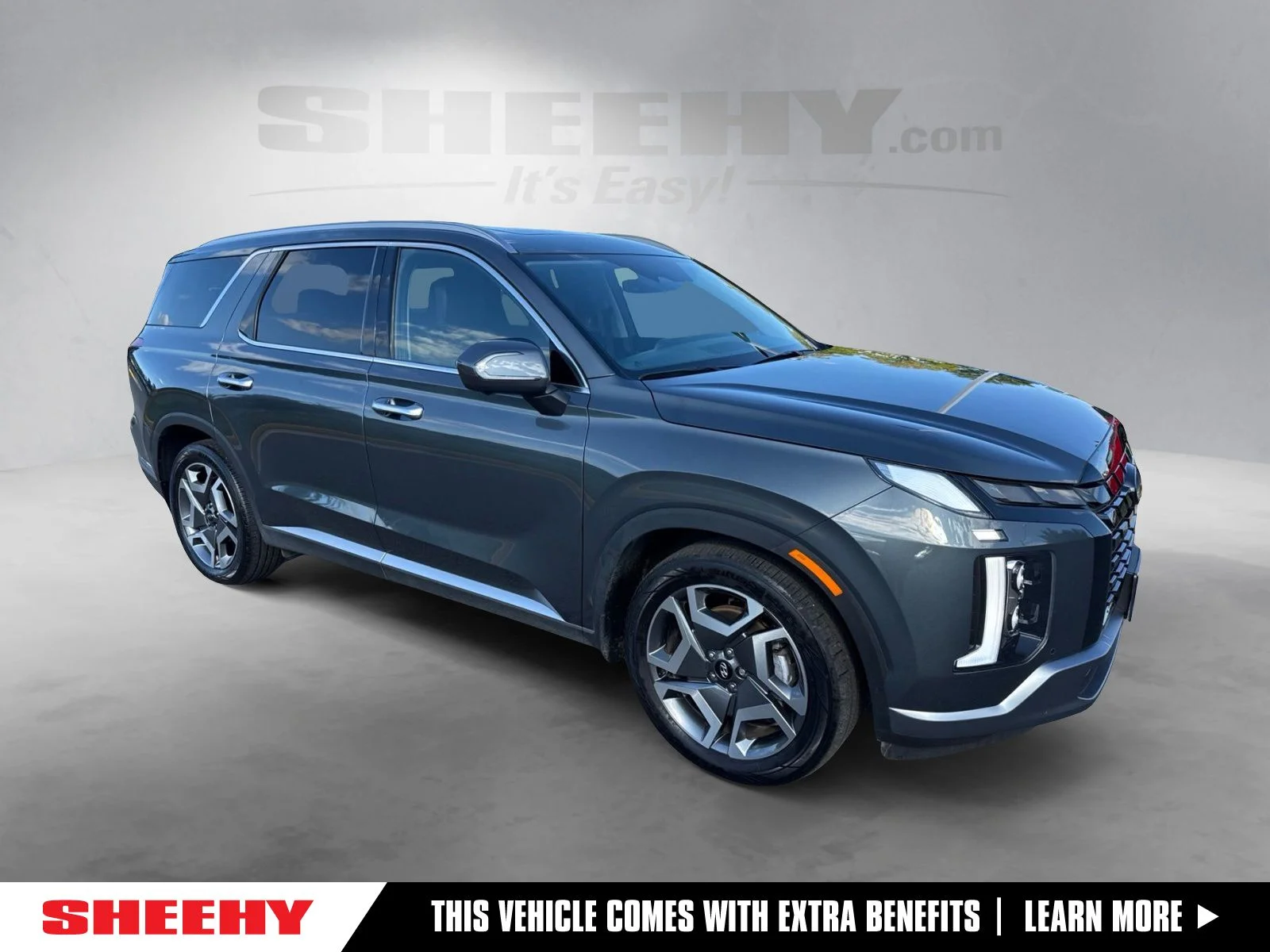 Used 2025 Gray Hyundai SEL Premium image 1