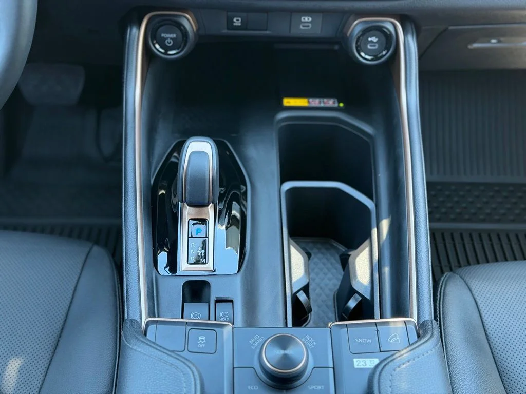 Used 2025  Toyota MAX Platinum image 32