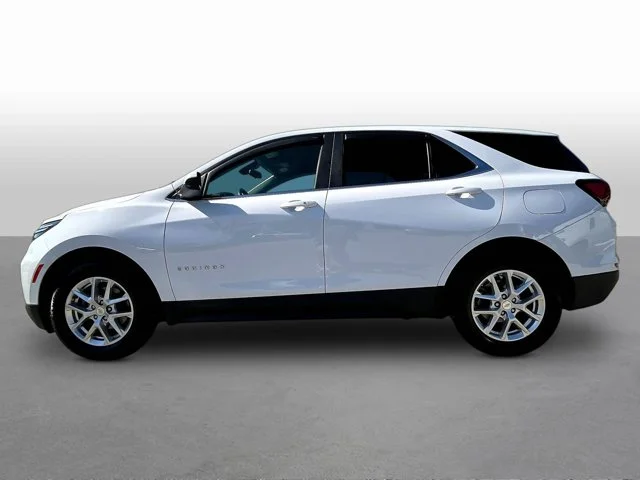 Used 2022 White Chevrolet LT image 4