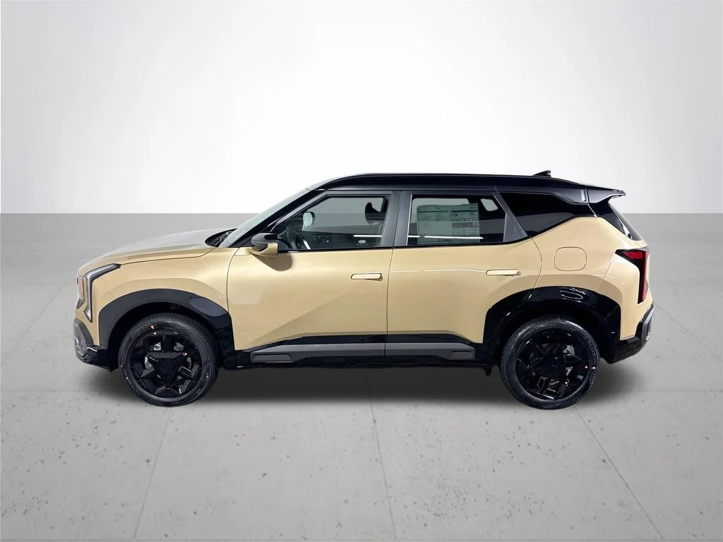 New 2027 Terrain Brown / Black Roof Kia X-Line image 9