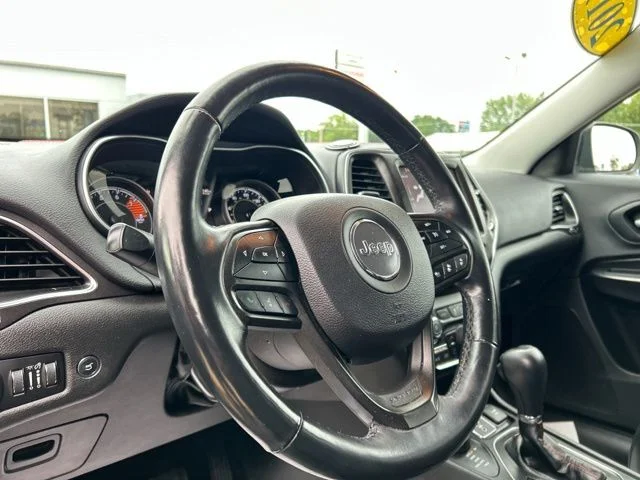 Used 2019 Gray Jeep Trailhawk image 37