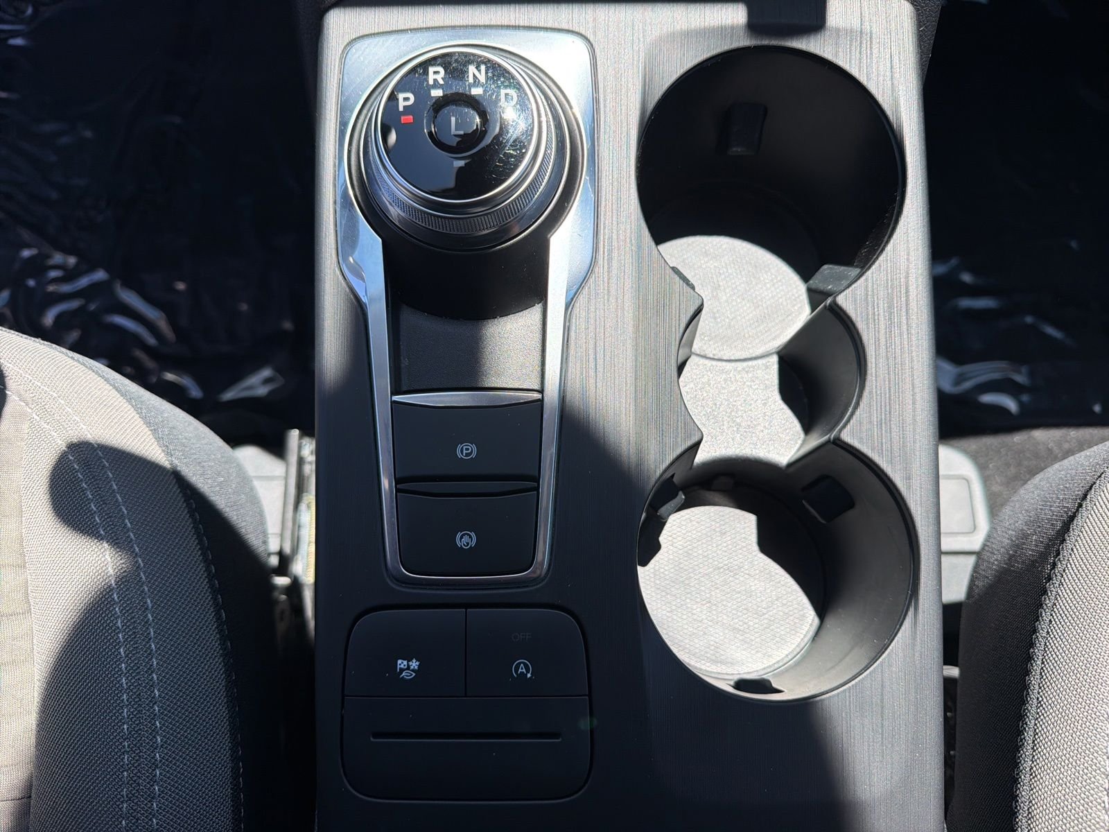 Used 2020 Green Ford SE image 18