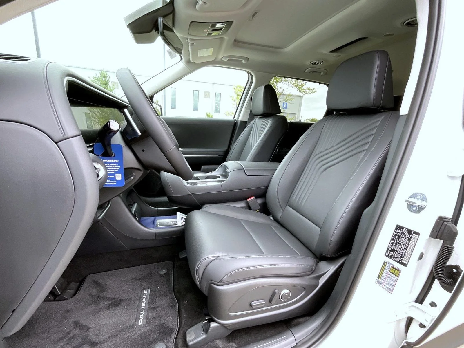New 2026 White Hyundai SEL Premium image 10