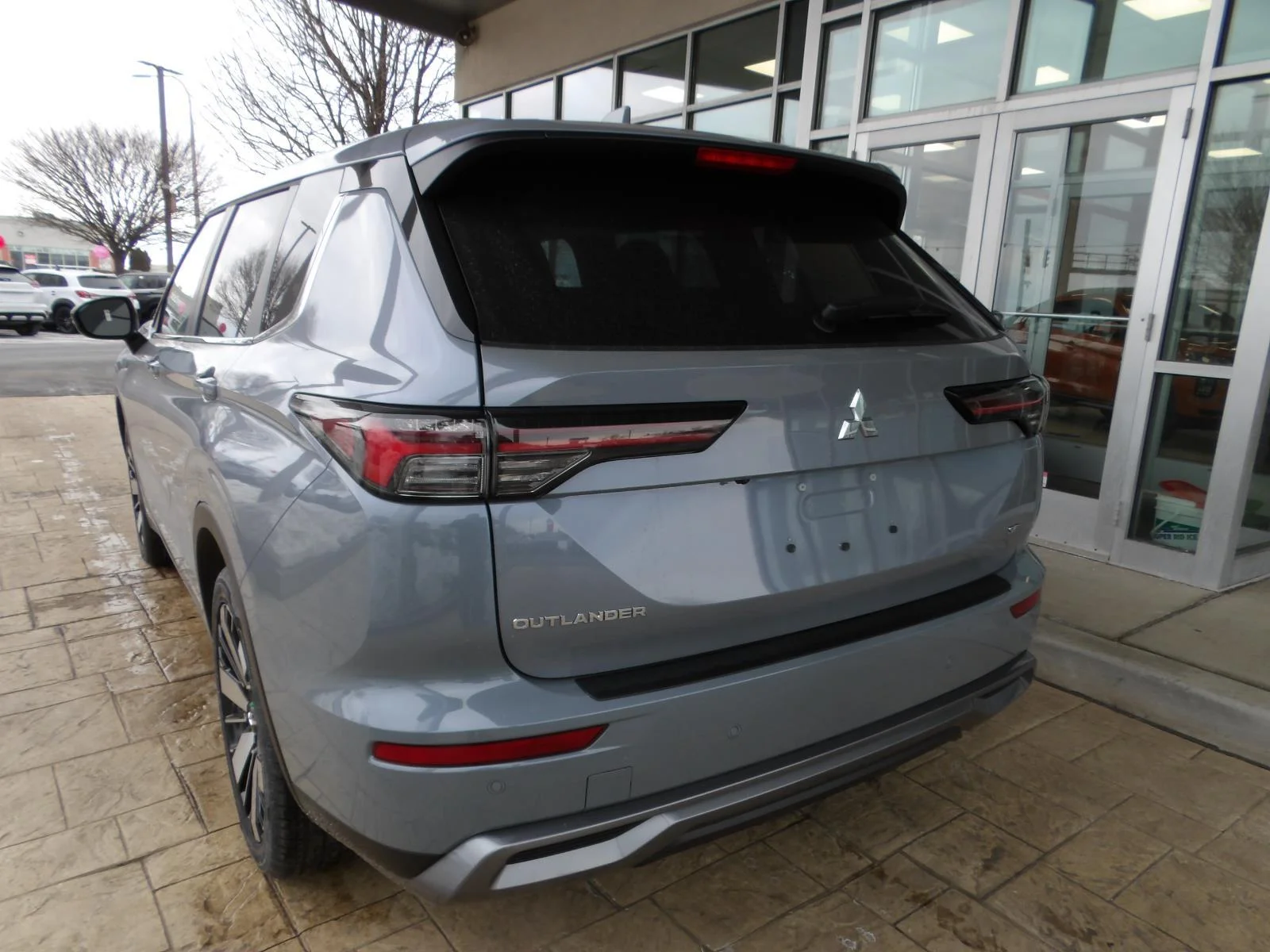 New 2026 Graphite Gray Mitsubishi SE image 5