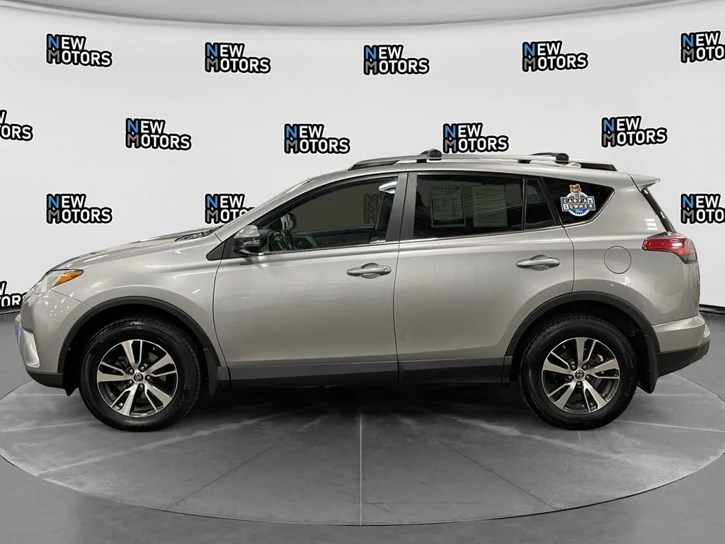 Used 2017 Silver Sky Toyota XLE image 2