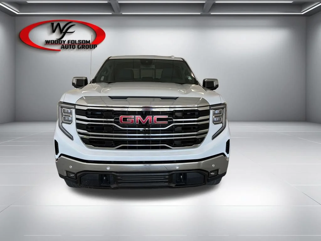 New 2026 Glacier White Tricoat GMC SLT image 2