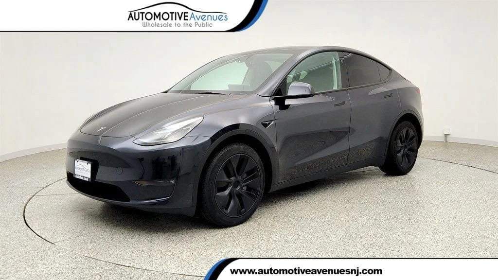 2025 Tesla Model Y Long Range Dual Motor All-Wheel Drive's photo