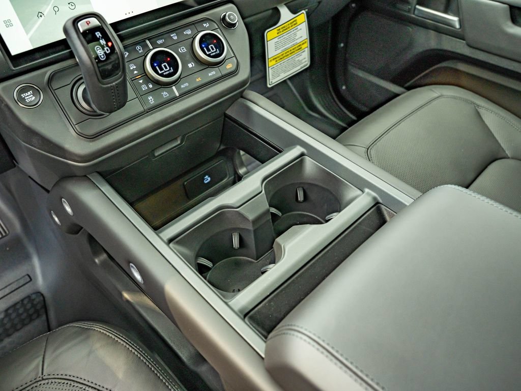 New 2026 Santorini Black Land Rover X-Dynamic SE image 28
