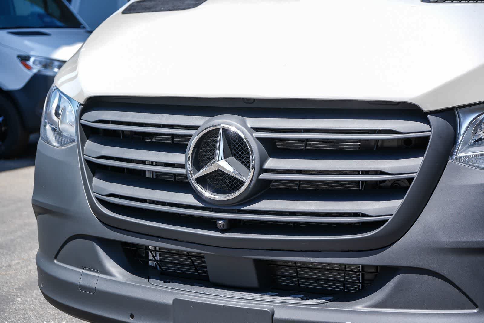 New 2026 Stone Gray Mercedes-Benz Crew 144WB High Roof RWD 2.0L I4 Diesel Turbo HO image 6
