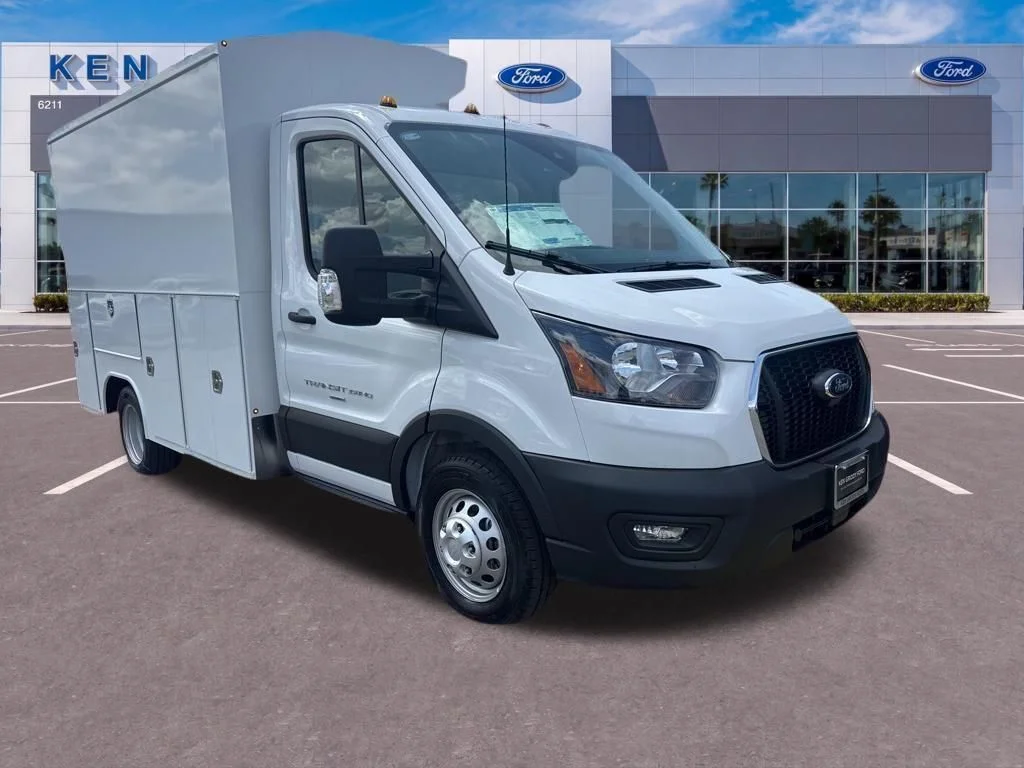 2025 Ford Transit Chassis Cab Base