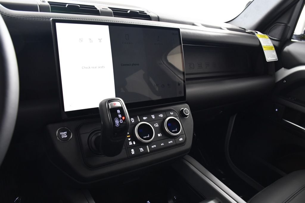New 2026 Fuji White Land Rover S image 31