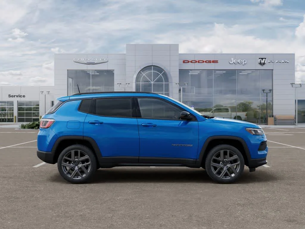 New 2026 Hydro Blue Pearl-Coat Exterior Paint Jeep Latitude Altitude image 21