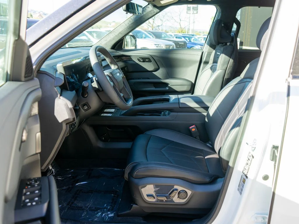 New 2027 Glacial White Pearl Kia X-Pro SX Prestige image 11