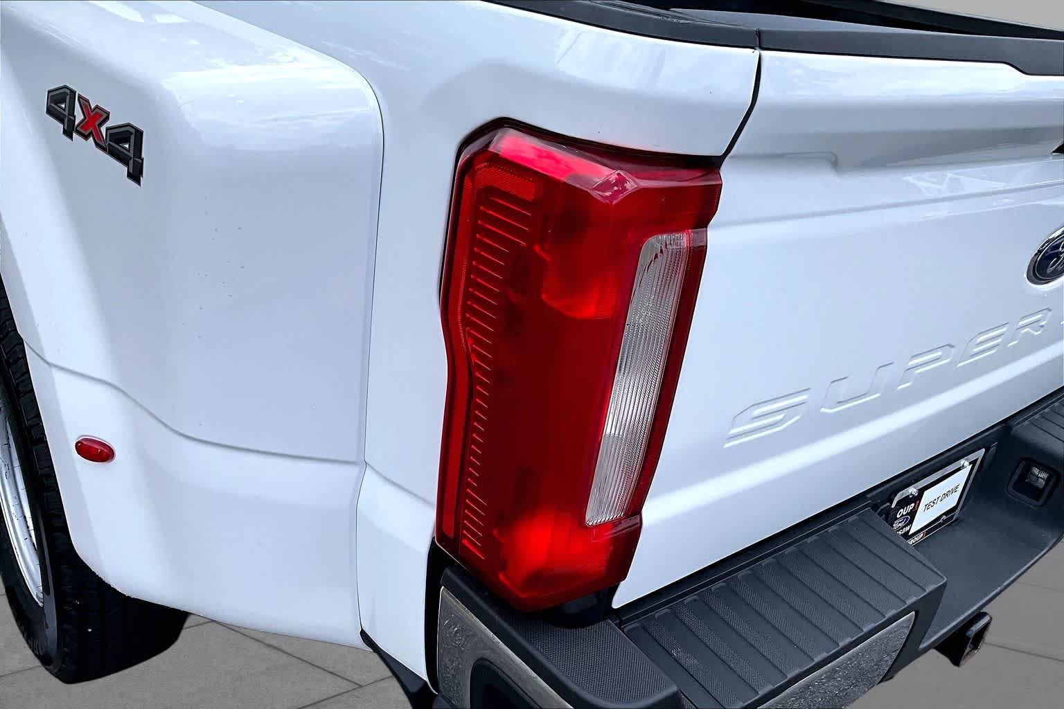 Used 2026 Oxford White Ford XLT image 27