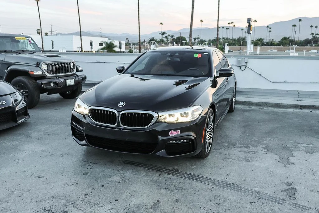 Used 2020 Black BMW 530e iPerformance image 4