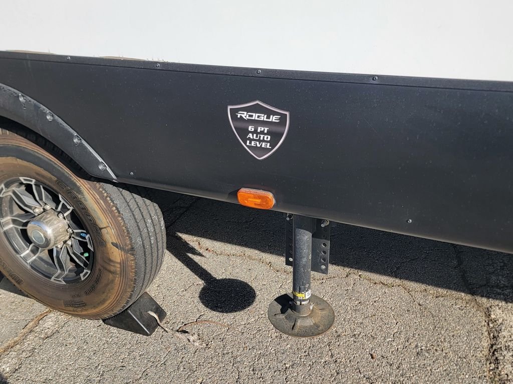 Used 2022  Rogue Toy Hauler image 14