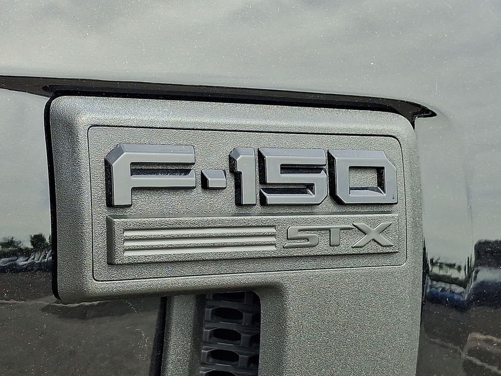 Used 2023 Black Metallic Ford XL image 31