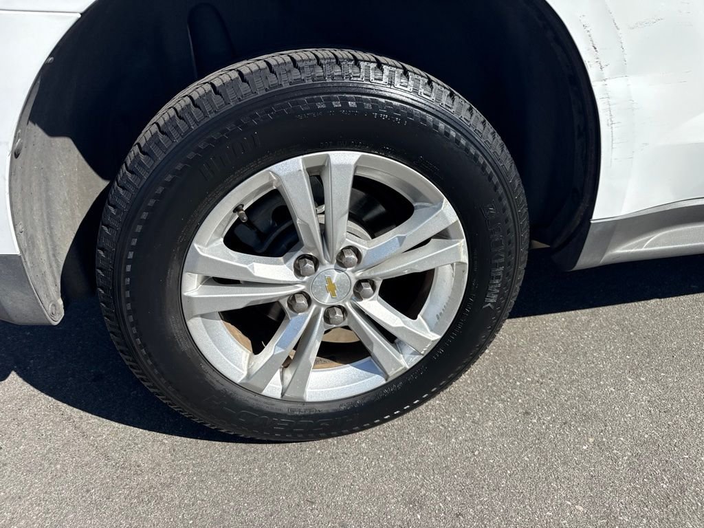 Used 2015 White Chevrolet LT image 7