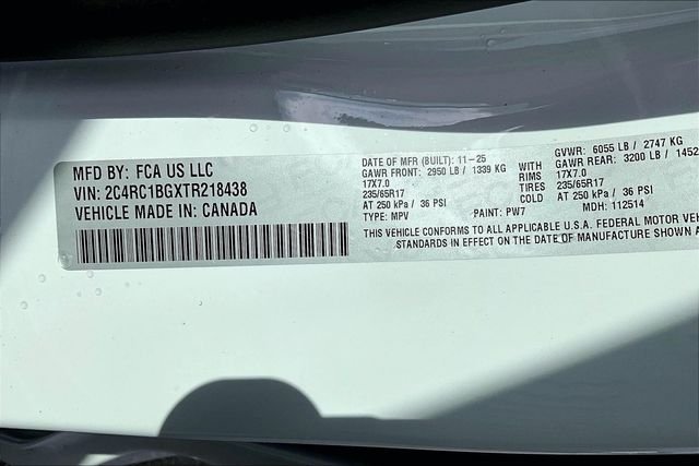 New 2026 Chrysler Pacifica Select 4D Passenger Van