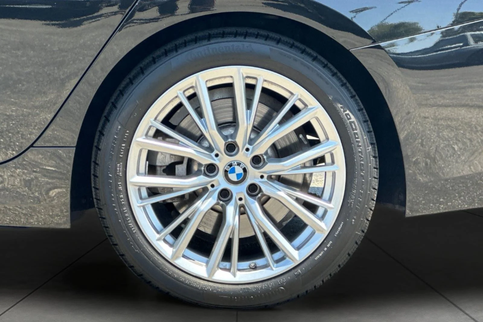 Used 2023 Black Sapphire Metallic BMW 330i image 25