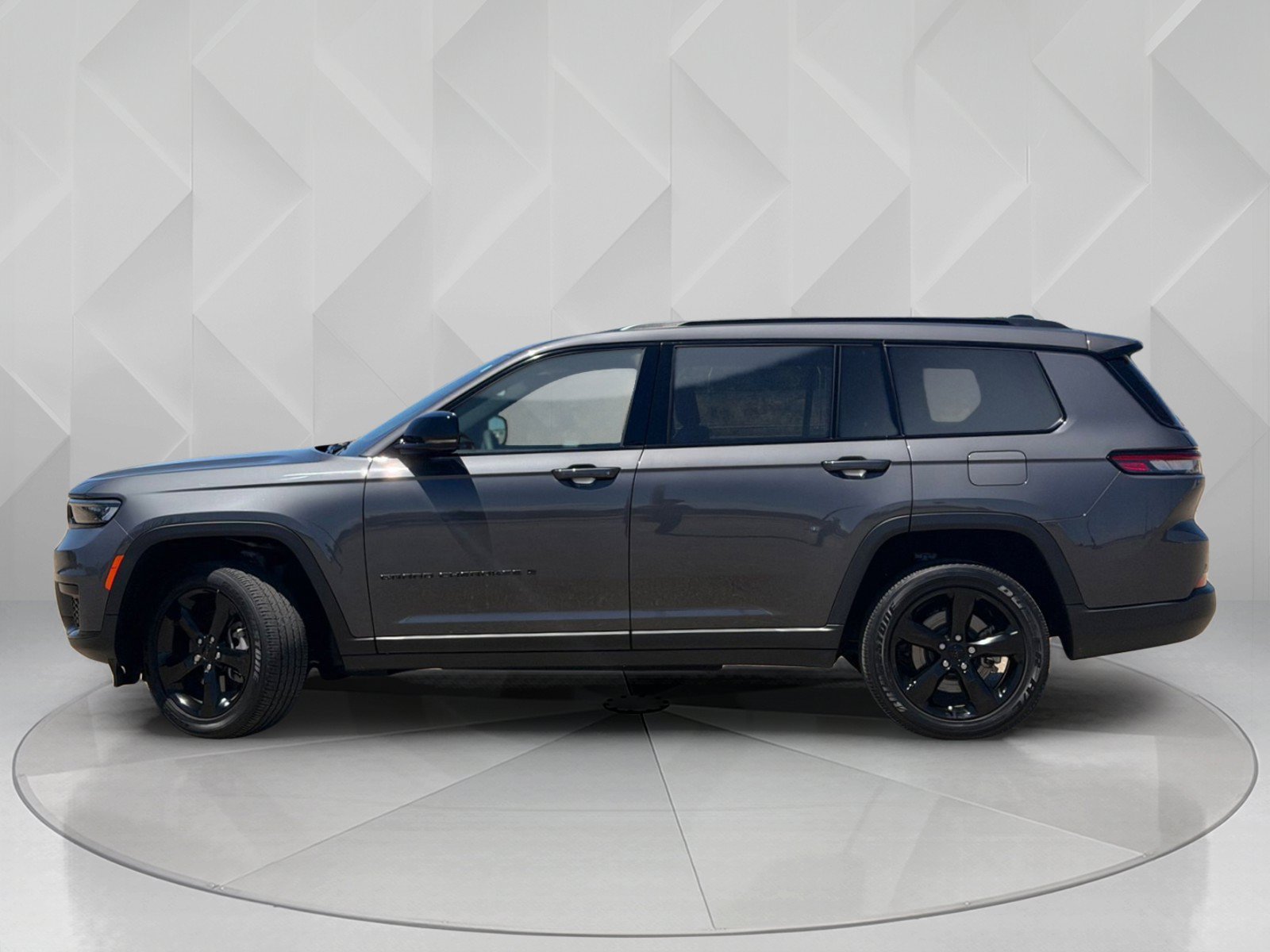 Used 2023 Baltic Gray Metallic Clearcoat Jeep Altitude image 2