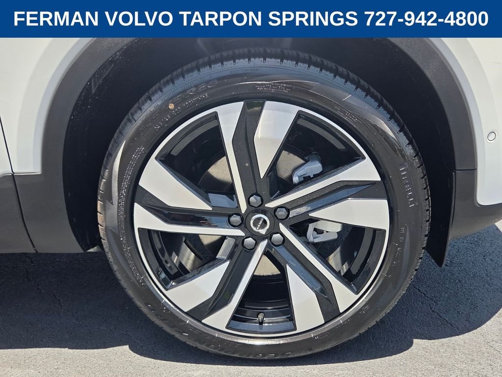 New 2026 Crystal White Volvo Plus image 11