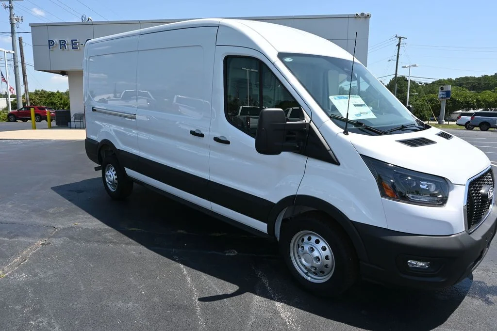 New 2026 Oxford White Ford Cargo Van image 22