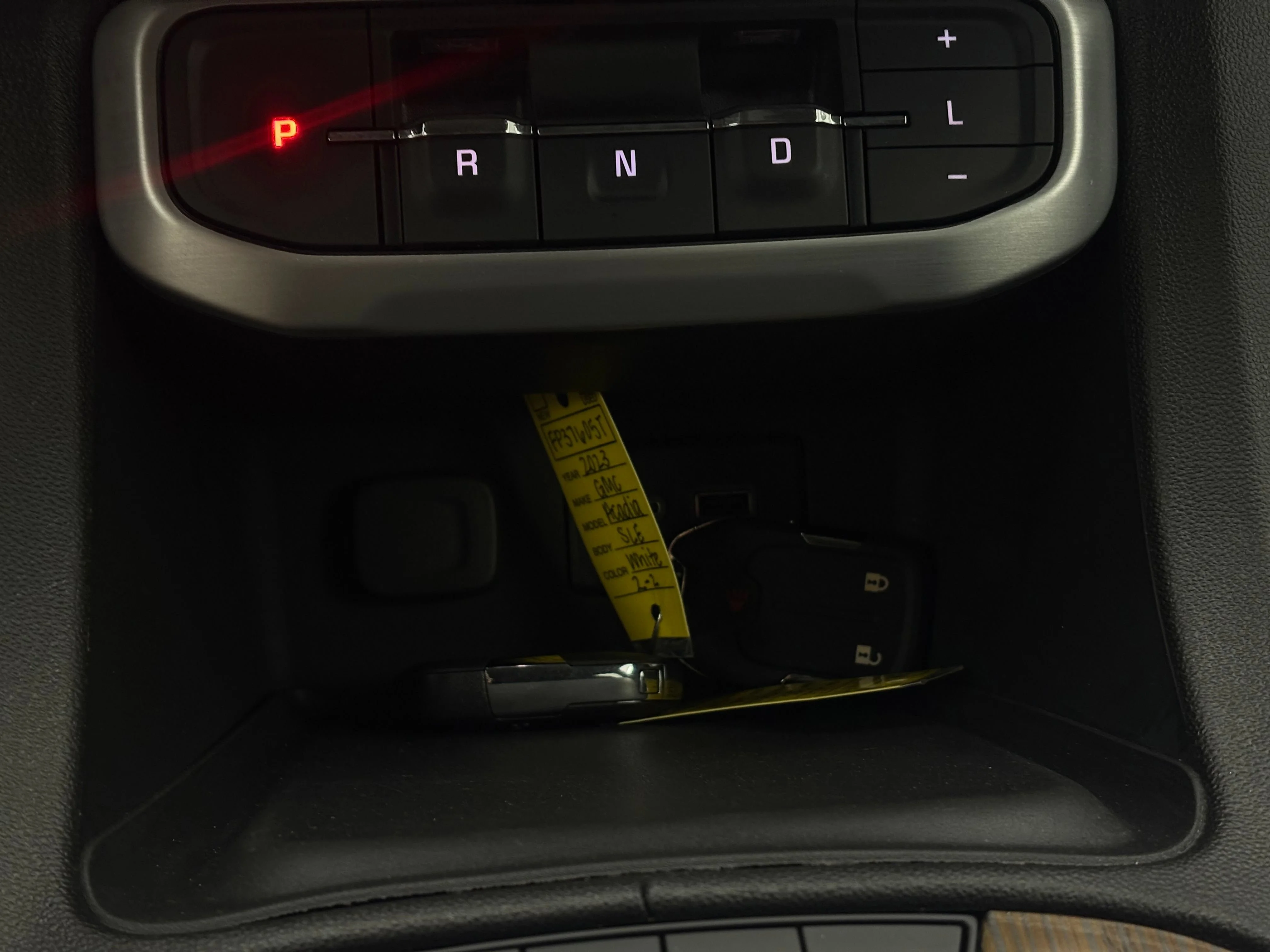Used 2023 Summit White GMC SLE image 25