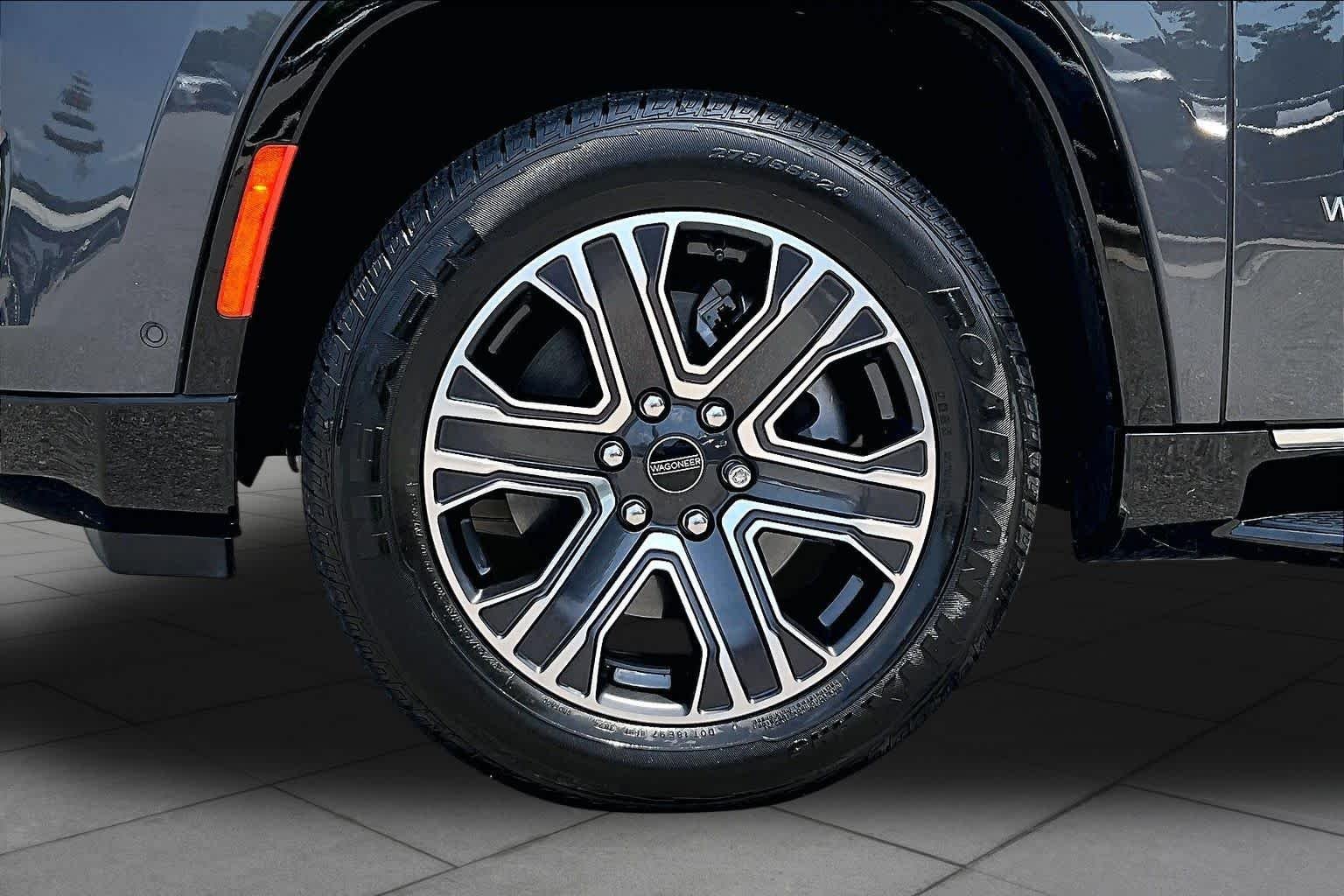 Used 2025 Baltic Gray Metallic Clearcoat Jeep  image 11