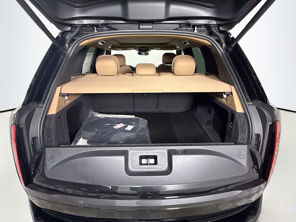 New 2026 Santorini Black Land Rover SE image 26