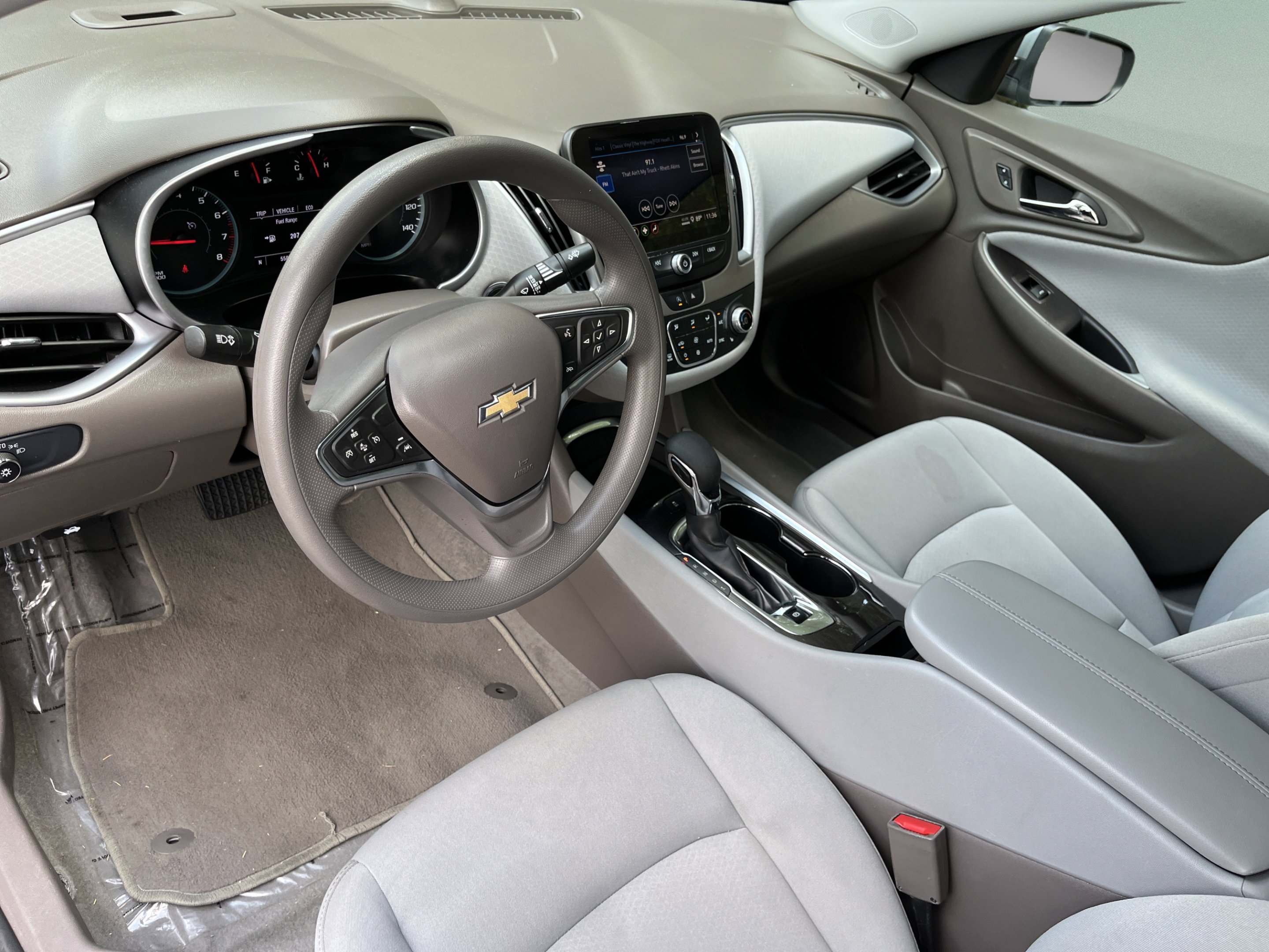 Used 2025 Sterling Gray Metallic Chevrolet  image 9