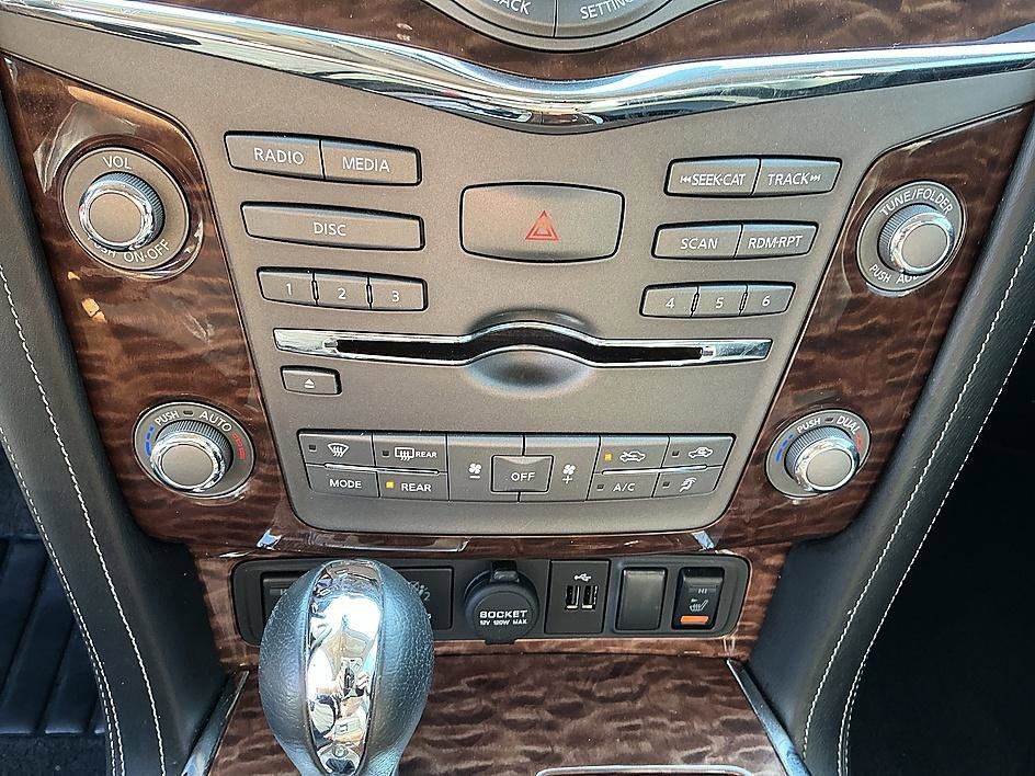 Used 2019 Super Black Nissan SL image 19