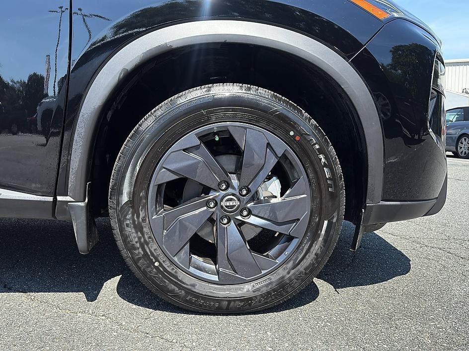 Used 2026 Super Black Nissan SV image 16