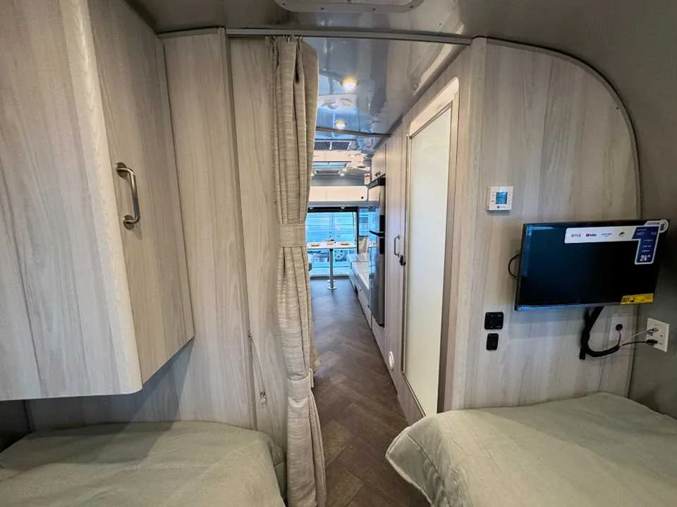 New 2027 SILVER AIRSTREAM  image 35