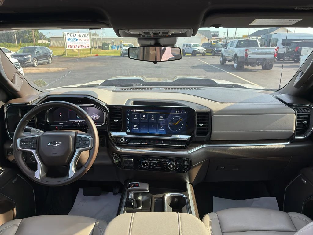 Used 2025 Summit White Chevrolet LT Trail Boss image 23