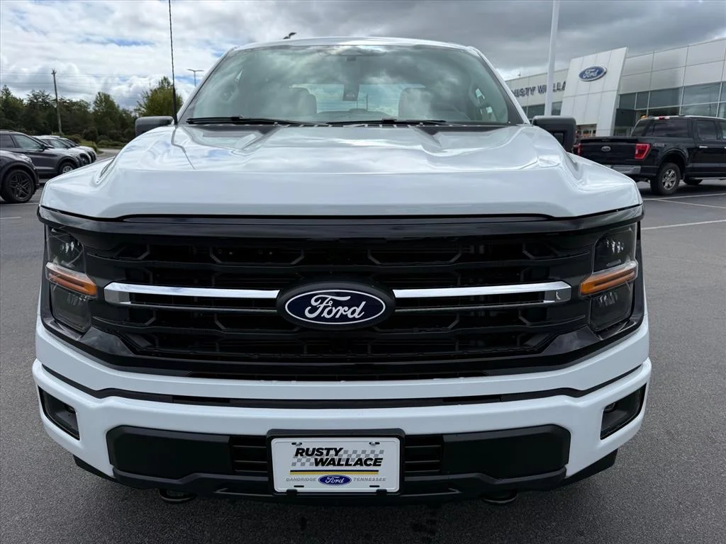 New 2026 Oxford White Ford XLT image 2
