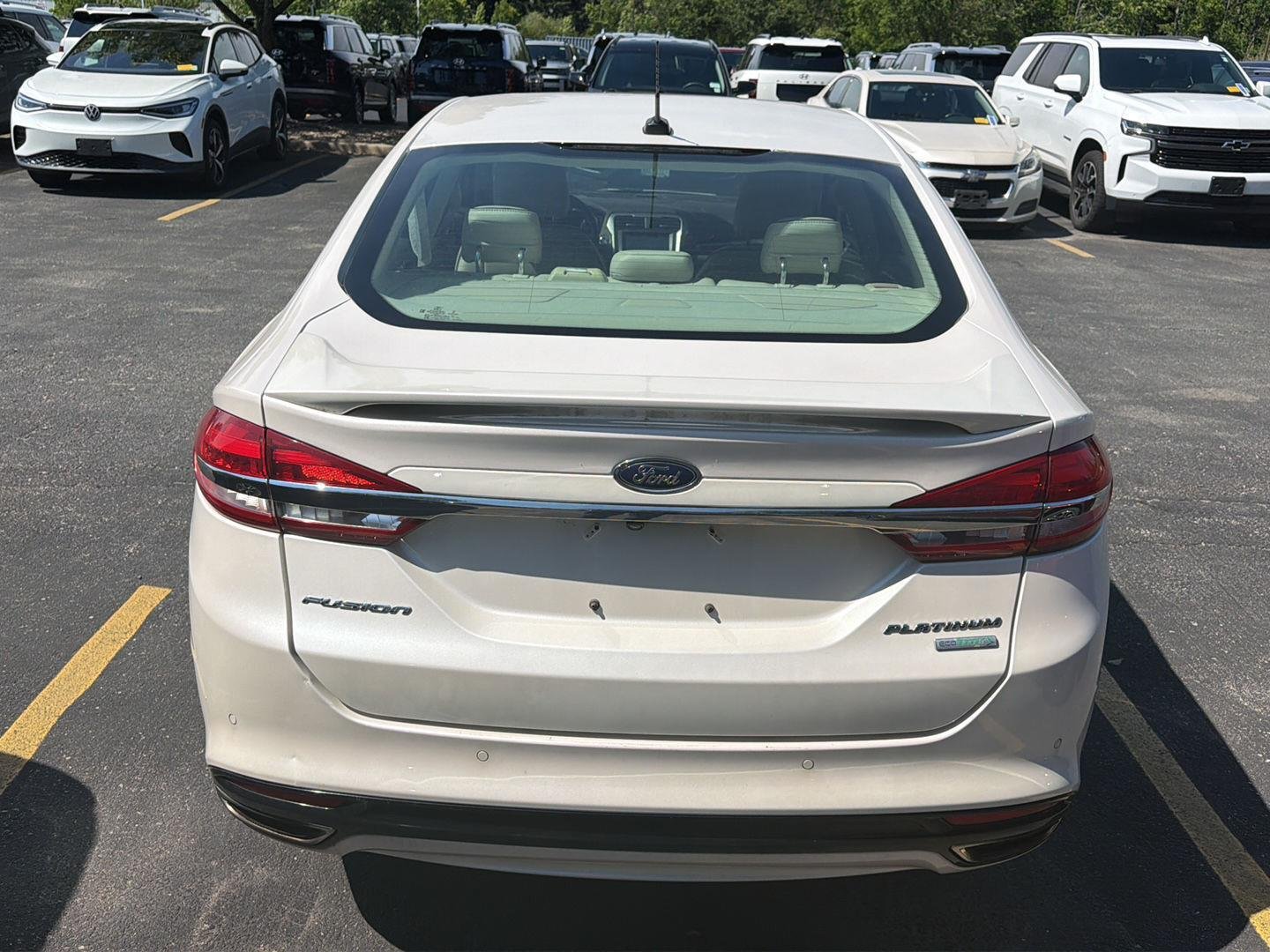 Used 2017 White Platinum Metallic Tri-Coat Ford Platinum image 5