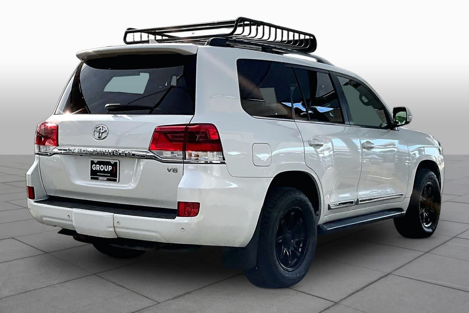Used 2021 Blizzard Pearl Toyota  image 13