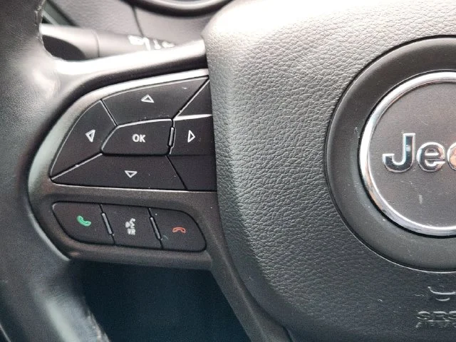 Used 2020 Silver Jeep Trailhawk image 28