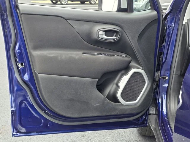 Certified Used 2021 Jetset Blue Clearcoat Jeep Latitude image 15
