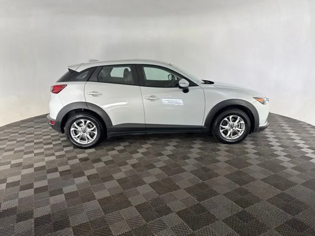 Used 2016 White Mazda Touring image 4