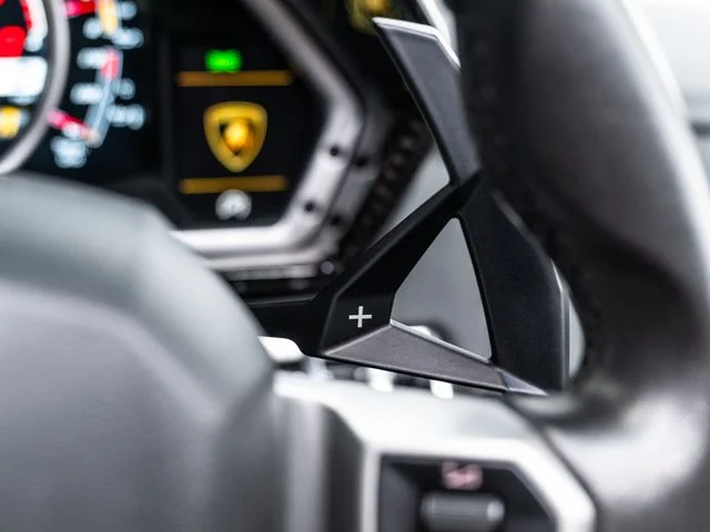 Used 2014  Lamborghini  image 26