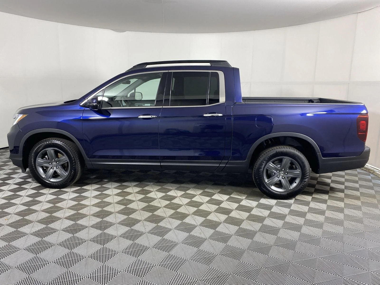Used 2023 Obsidian Blue Pearl Honda RTL-E image 4