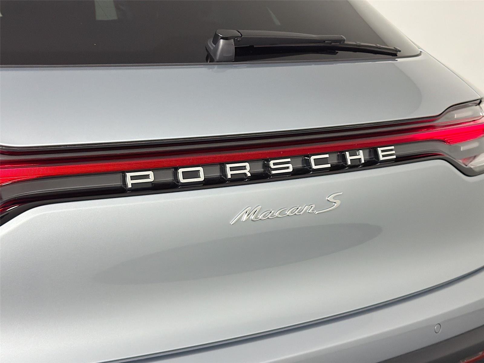 2025 Porsche Macan S - Photo 17